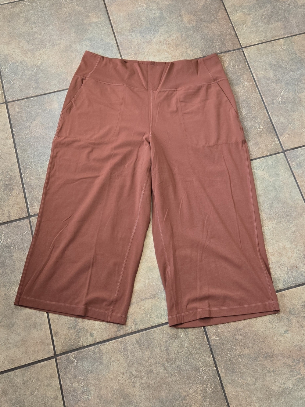 Lululemon Wide Leg Cropped Pants with Pockets Women's Size 20 Brown